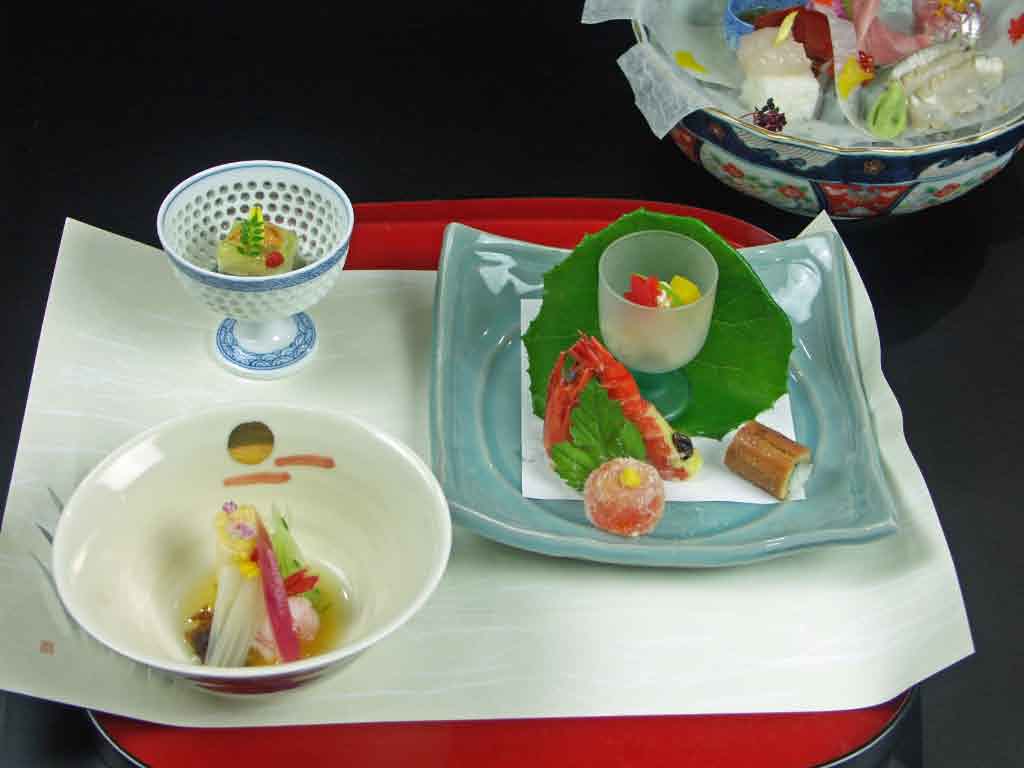 離れ家 石田屋 — 静岡・河津 · 1873年創業、十一棟の独立家屋が点在する老舗離れ宿