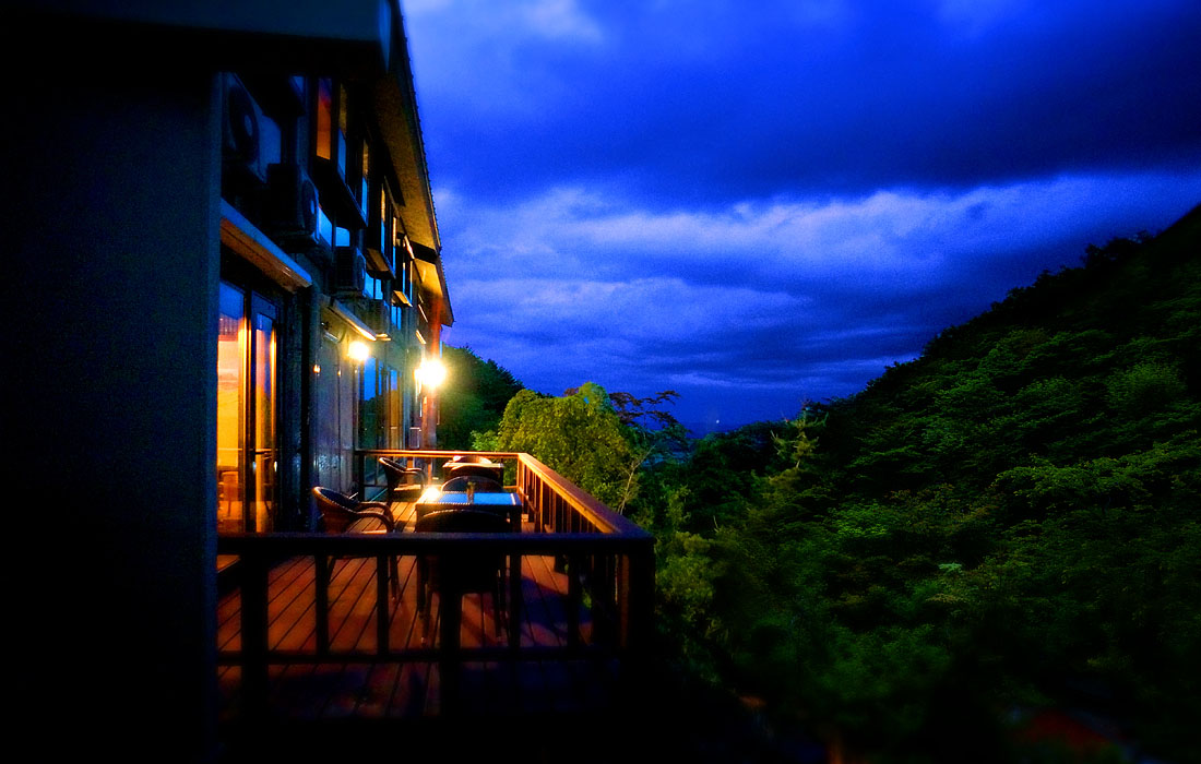 旅館ひげの家 — 高湯温泉 · 標高七百五十米の十室硫黄泉宿