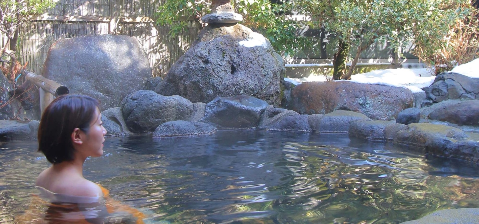 旅の宿 山椿 — 九重町・筋湯 · 1日2組限定の小宿、筋湯源泉の貸切湯を備える