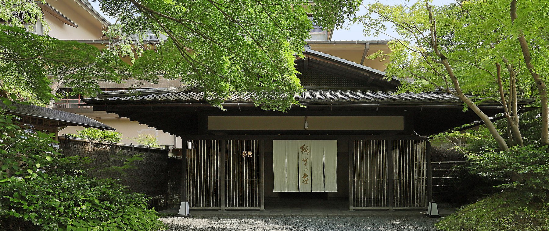 柳生の庄 — 修善寺温泉 · 数寄屋造りの離れ15室、京懐石を継ぐ静かな宿