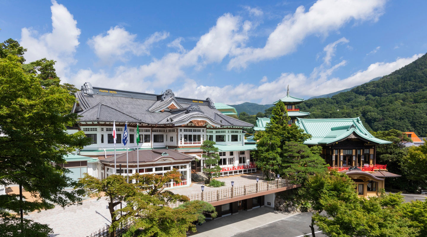 富士屋ホテル — 箱根・宮ノ下 · 1878年開業、登録有形文化財群を擁する日本最古級リゾートホテル