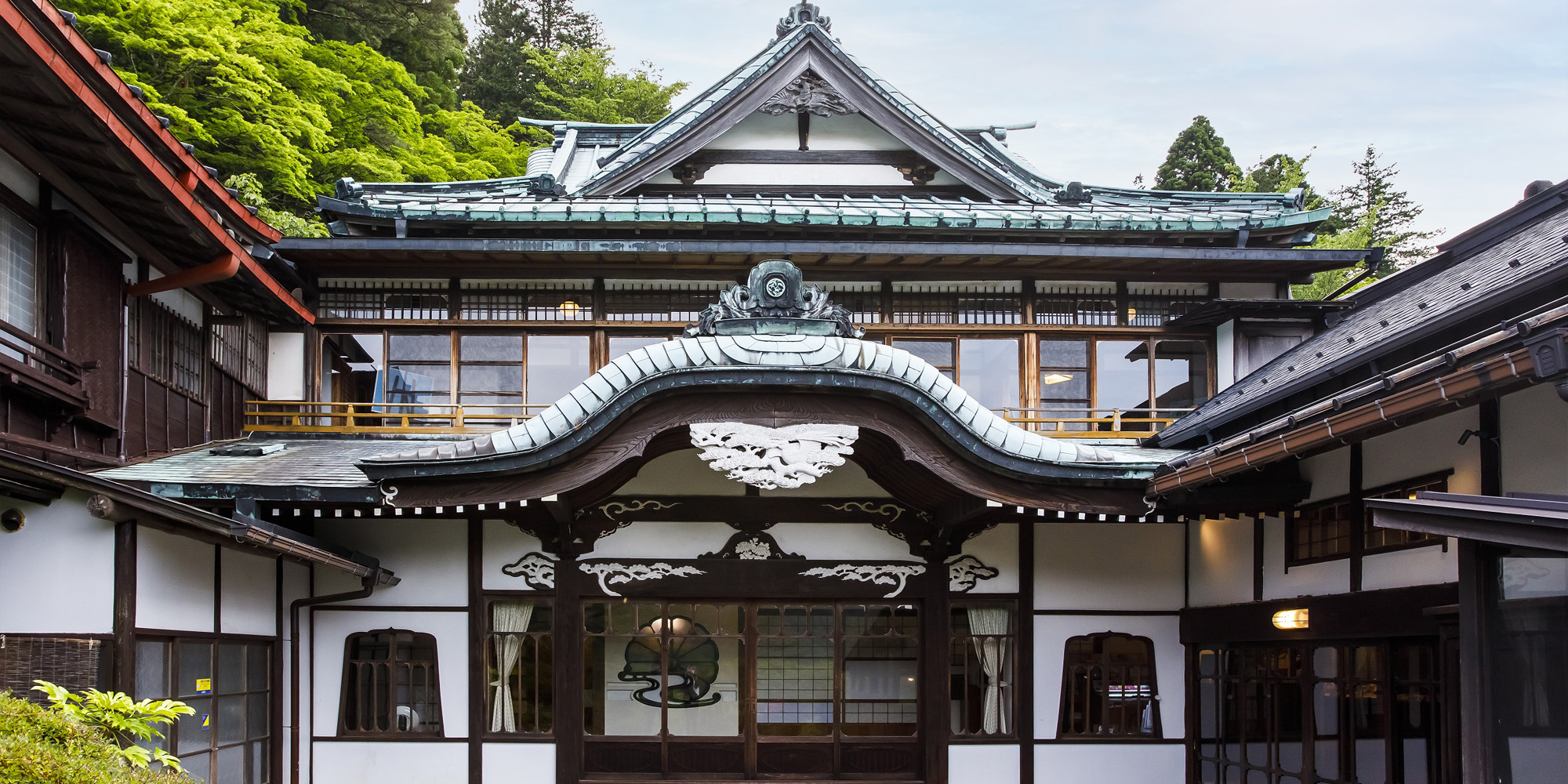 箱根小涌園 三河屋旅館 — 箱根・小涌谷 · 1883年創業、登録有形文化財の本館を持つ老舗