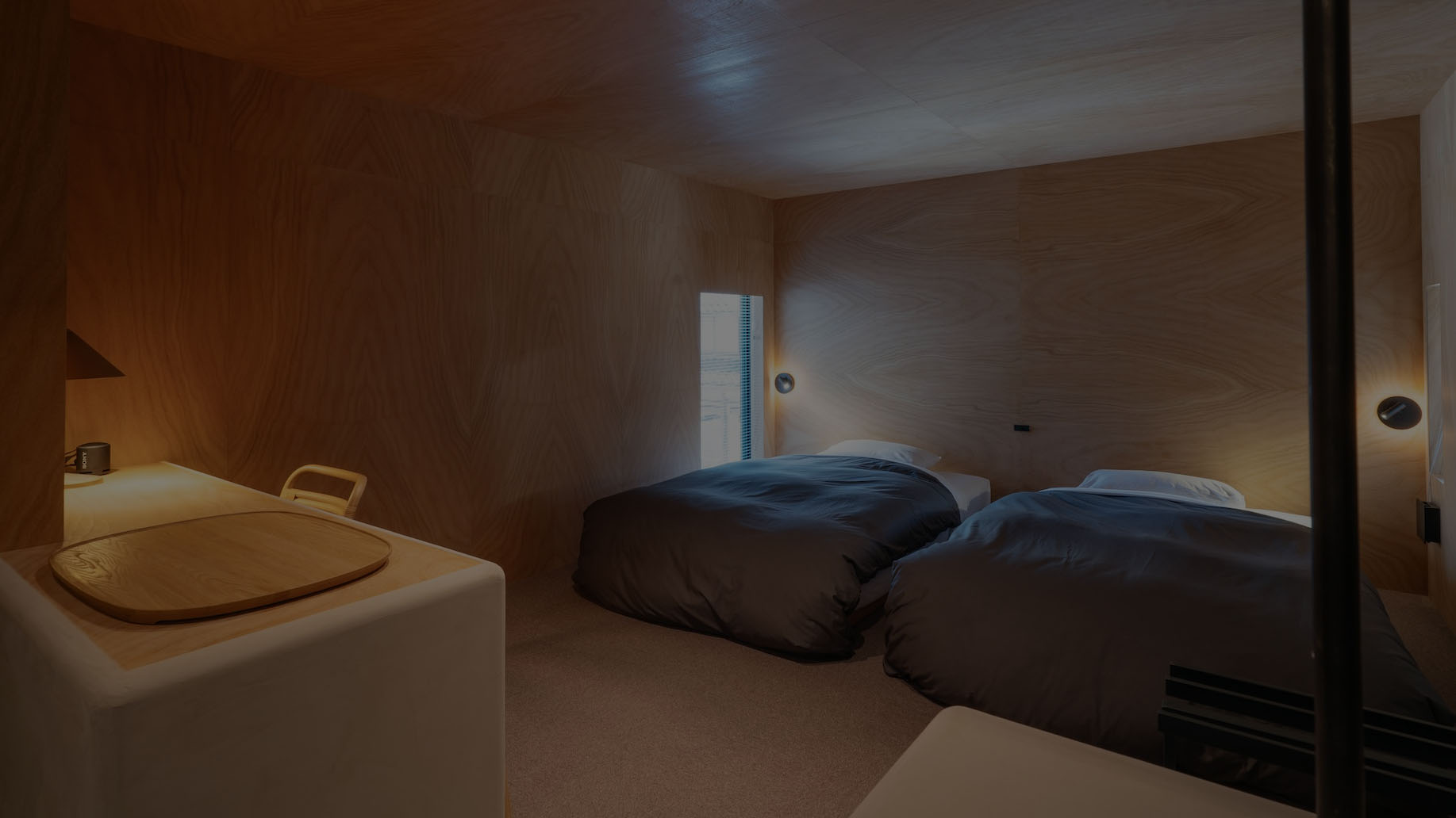 Bed and Craft — 南砺市井波 · 木彫の町に棟を散らす一棟貸しの宿