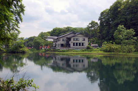 五色亭旅館 — 月山志津温泉 · 五色沼湖畔の山菜料理と月山眺望の宿