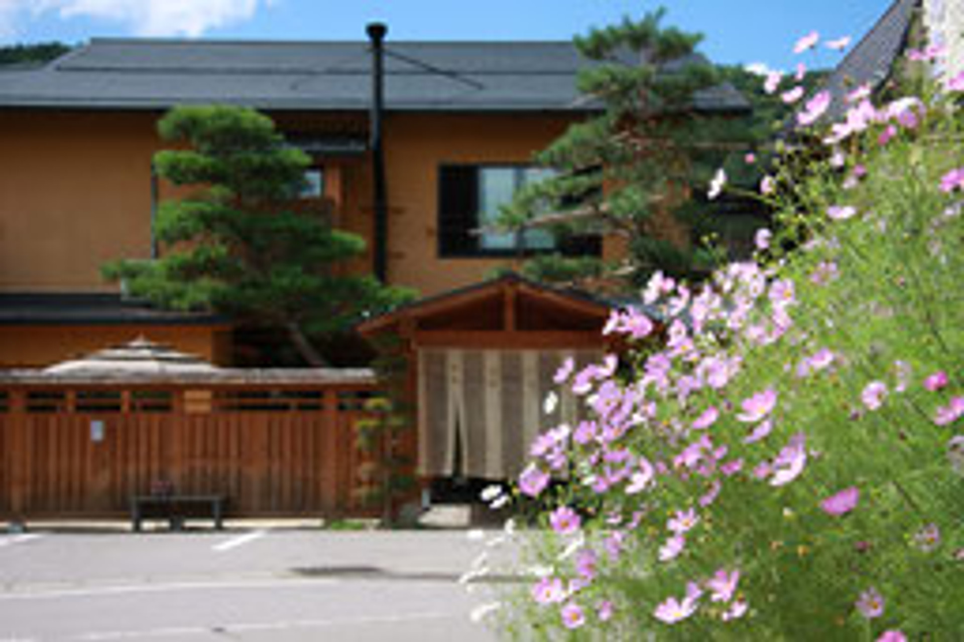 干川旅館 別邸 花いち — 群馬・嬬恋村奥嬬恋温泉 · 浅間山を望む全八室の高原旅館
