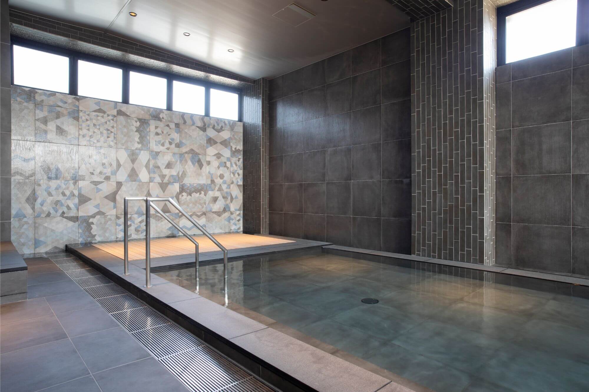 MASCOS HOTEL 益田温泉 — 益田市駅前 · 源泉掛け流しを備えたクラフトホテル