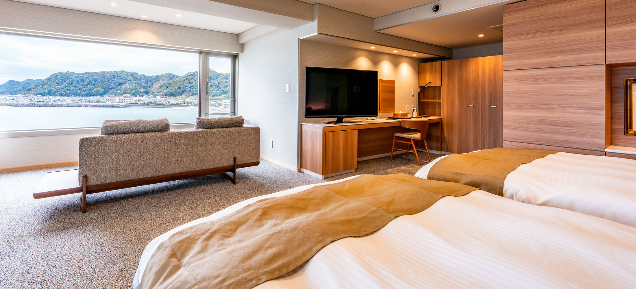 宿 中屋 — 鴨川・天津小湊 · 城崎海岸沿い、敷地内源泉と全室オーシャンビュー