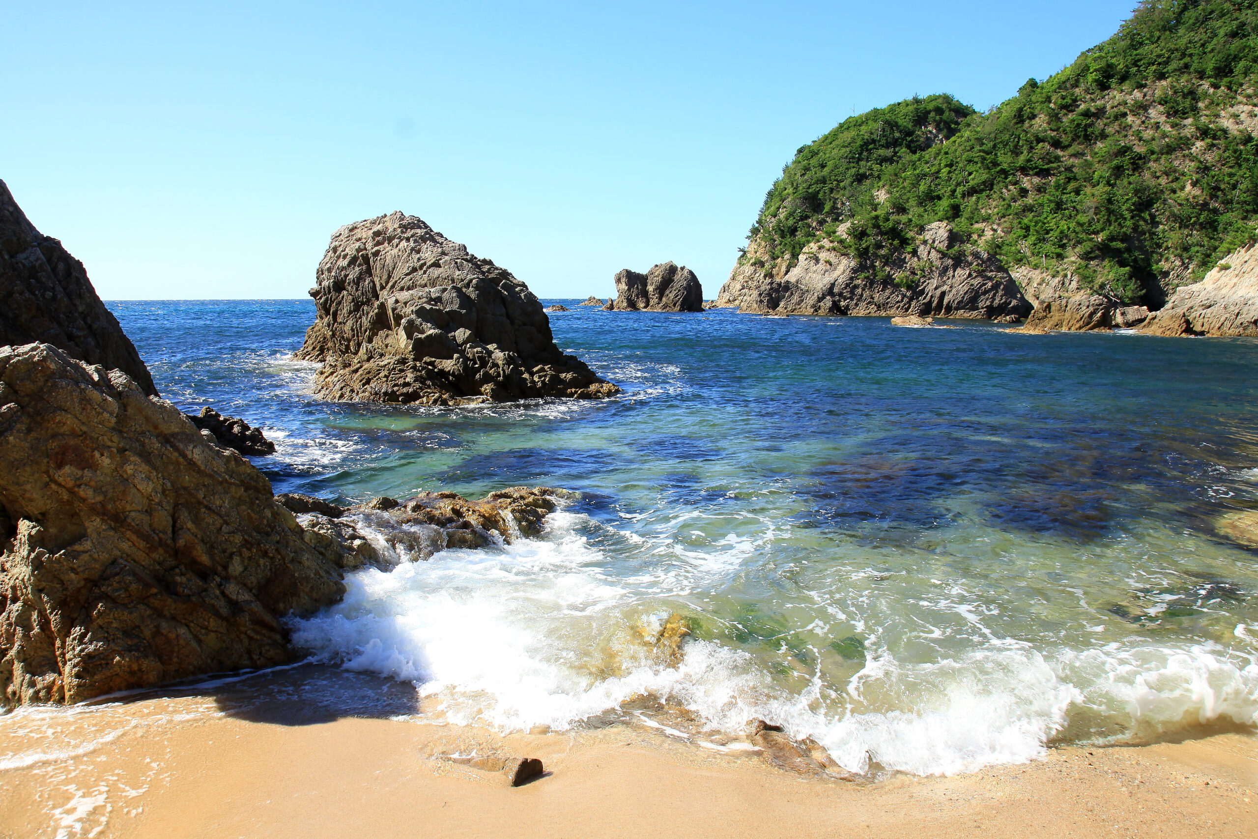 ステージ浦富 — 岩美町牧谷 · 山陰海岸ジオパーク浦富海岸のリアス入江