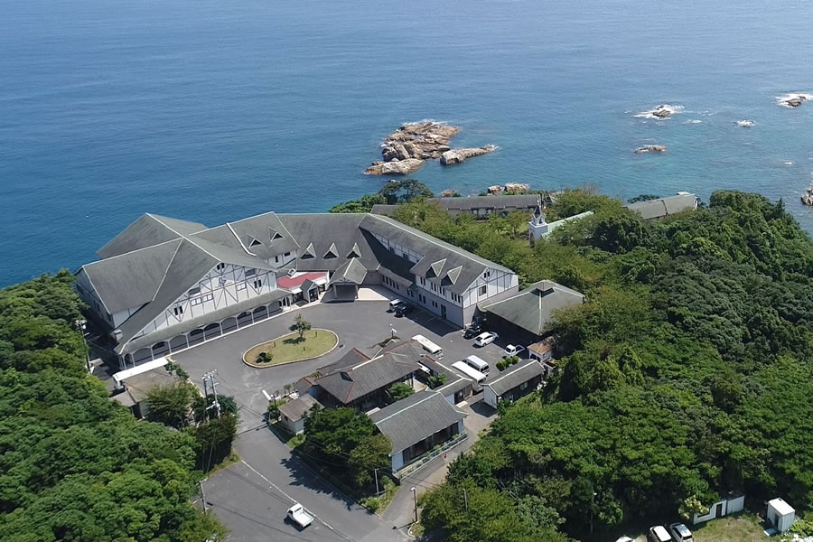 対馬グランドホテル — 対馬市美津島町 · 真珠の湯と海望の湯、対馬海峡を望む全室海向きの湯宿