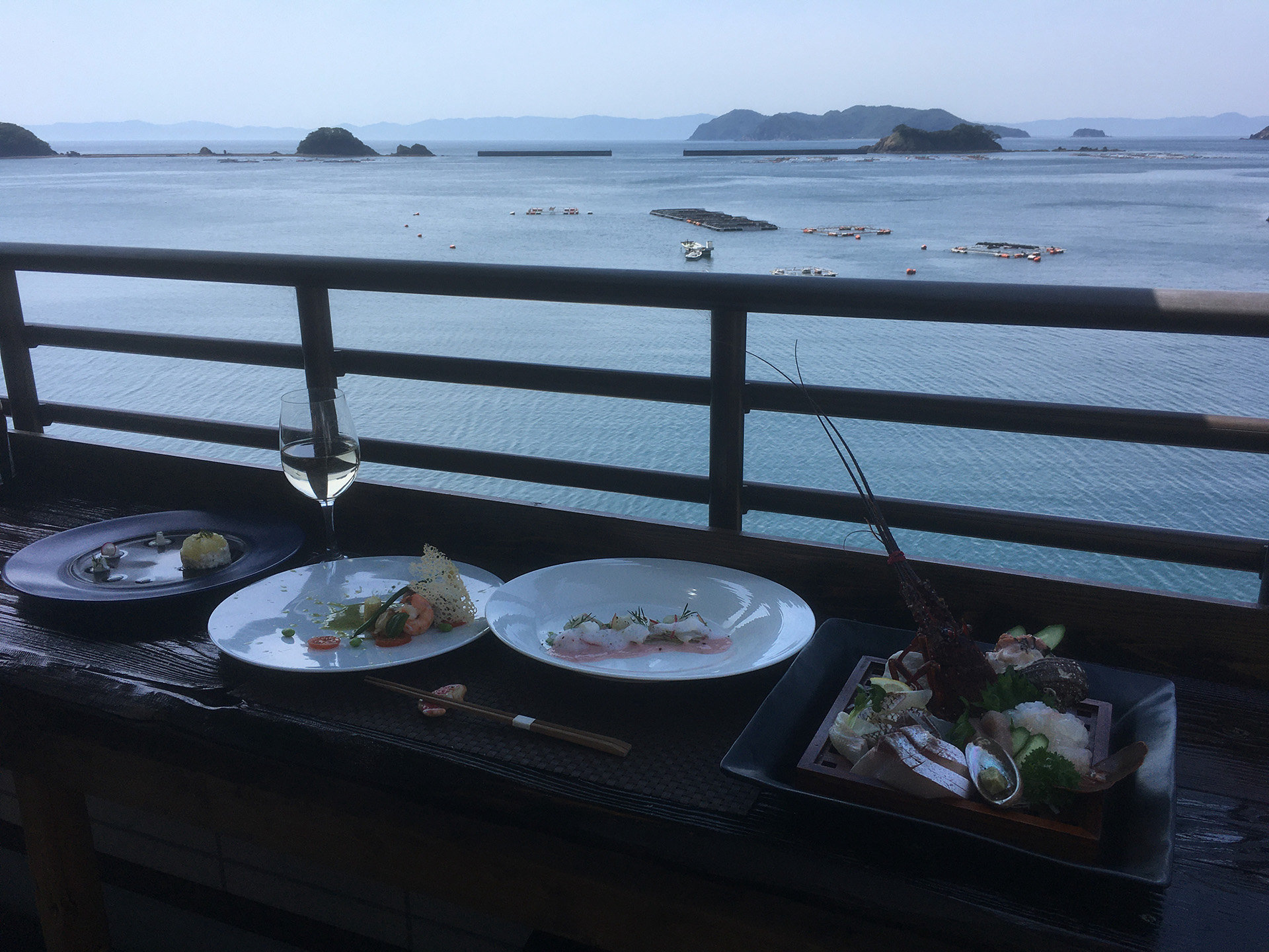 Seaside うわかい — 西予市三瓶町 · 宇和海に面した全室海望の料理宿、地魚の膳と釣り船を擁す