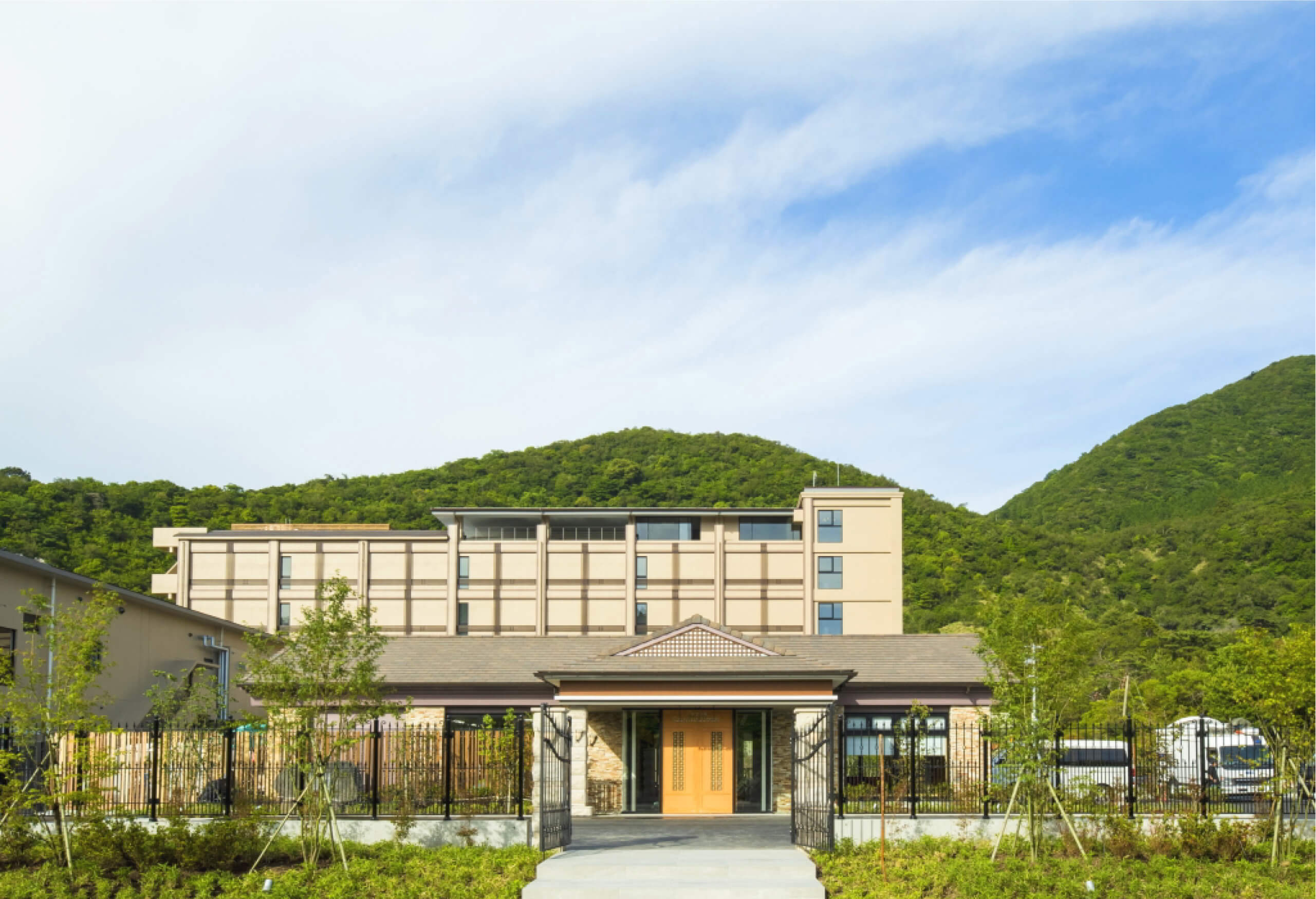 Mt.Resort 雲仙九州ホテル — 長崎県雲仙市 · 大正六年創業、九千平米の敷地に立つ離れ付きの宿