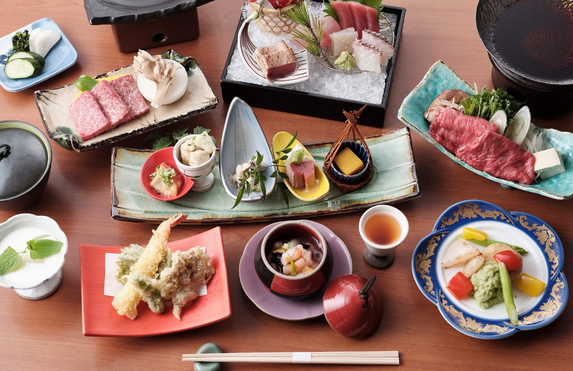 料理旅館 万清楼 — 那智勝浦・勝浦温泉の老舗料理旅館 · 生まぐろを主役にした会席