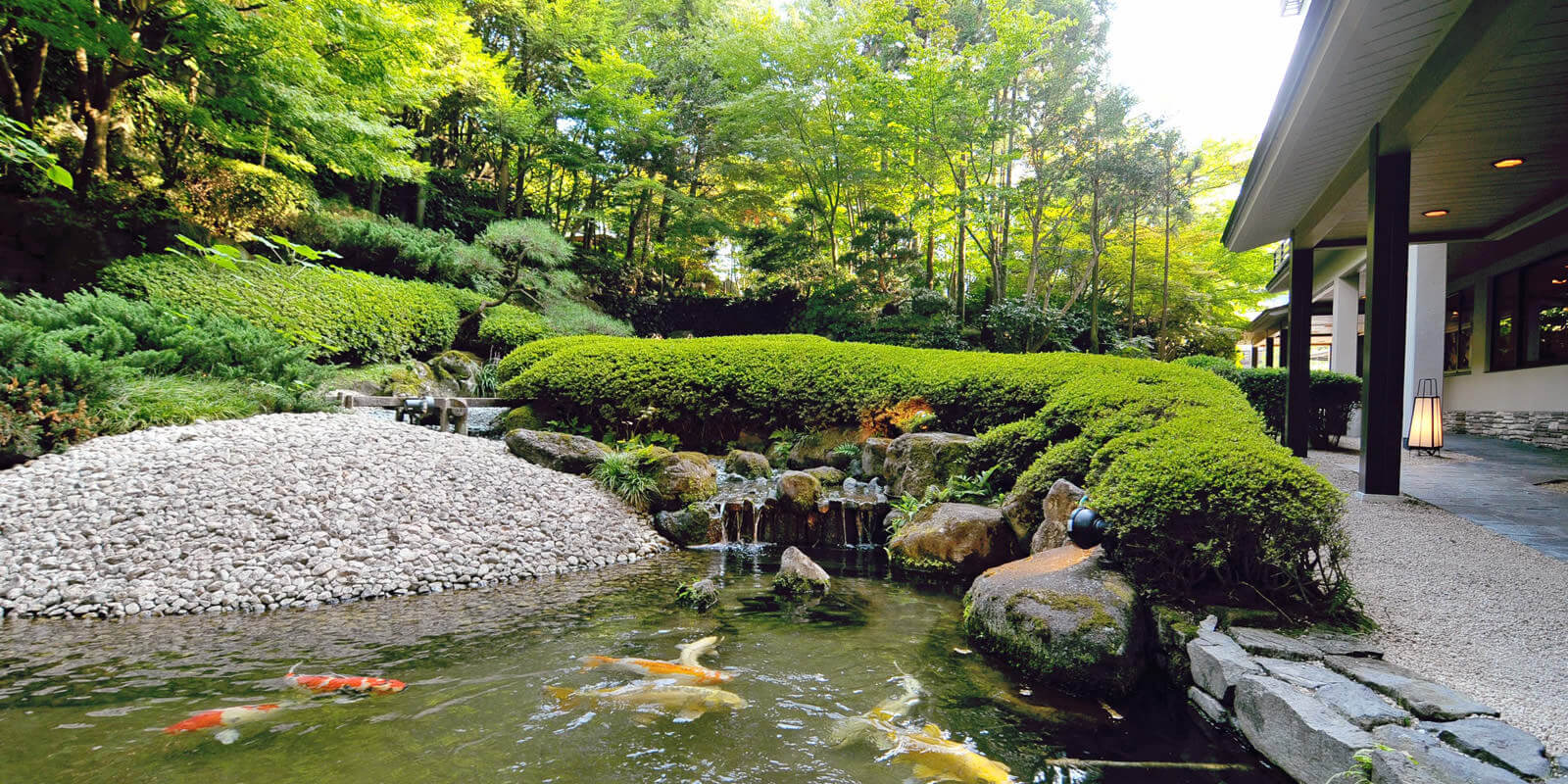 中の坊瑞苑 — 神戸・有馬温泉 · 大人のための静かな金泉の宿
