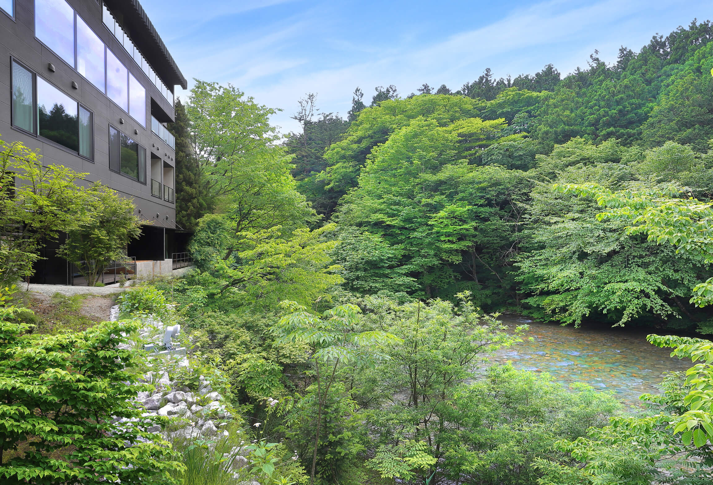 叶 KANOUYA 四万温泉 — 四万温泉新湯 · 昭和二十九年創業を継ぐ全八室、全室に源泉掛け流しの客室露天