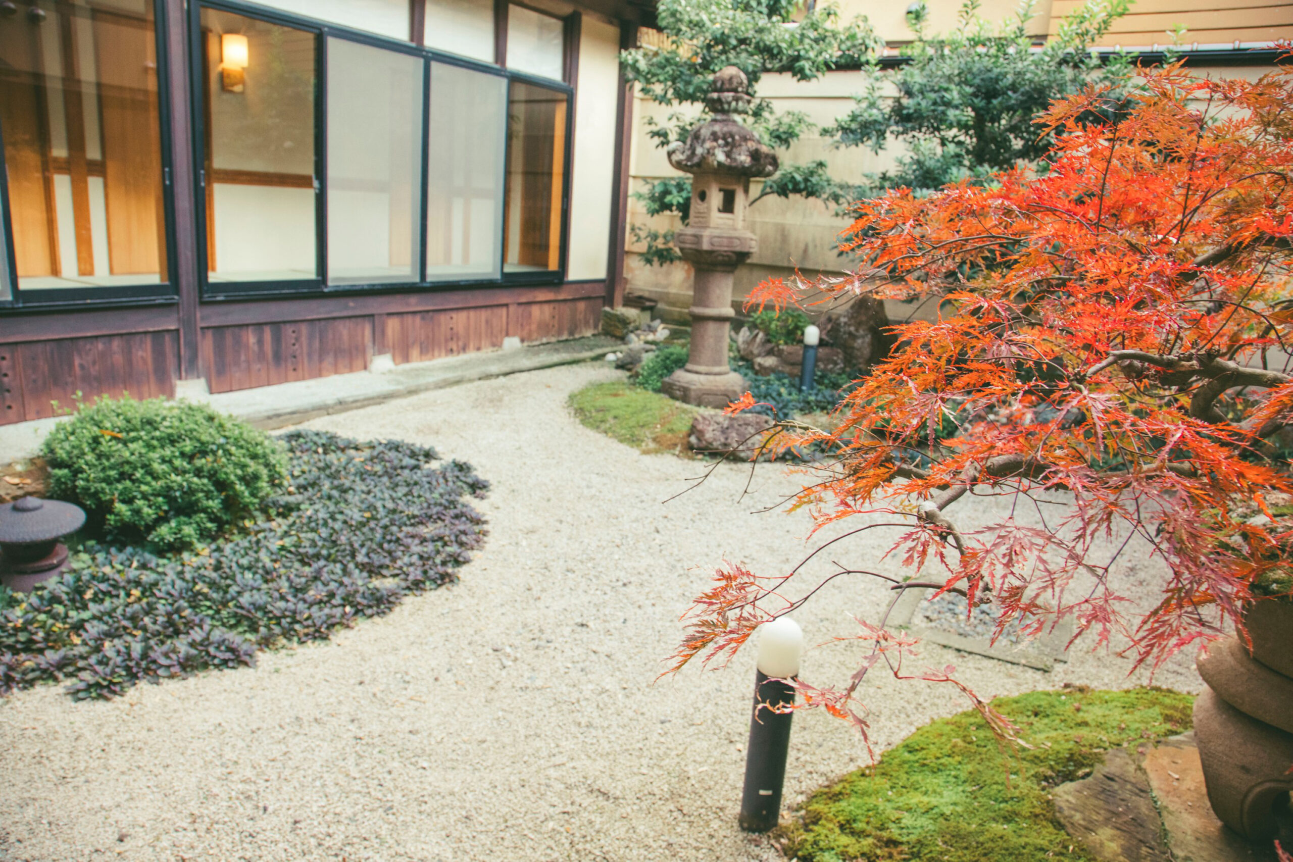 輝雲荘 — 大田市・温泉津温泉 · 世界遺産の湯町に建つ源泉かけ流しの料理旅館