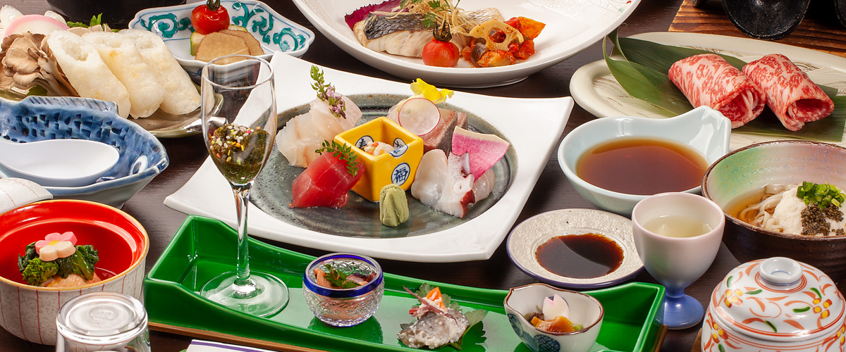 セイコーグランドホテル — 男鹿・北浦湯本 · 男鹿名物・石焼料理を供する温泉郷の宿