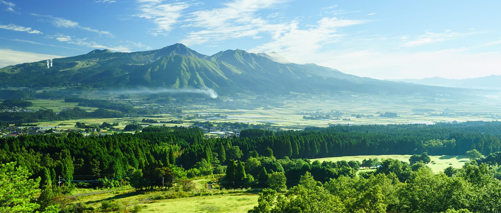 南阿蘇温泉郷 別邸蘇庵 — 熊本県南阿蘇村・久木野 · 阿蘇外輪山を望む八棟十六室の離れ宿