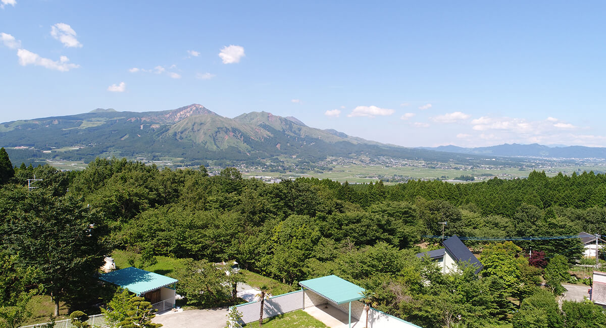 月亭 TSUKITEI — 南阿蘇村河陰 · 阿蘇外輪山中腹、標高500mの独立棟リゾート