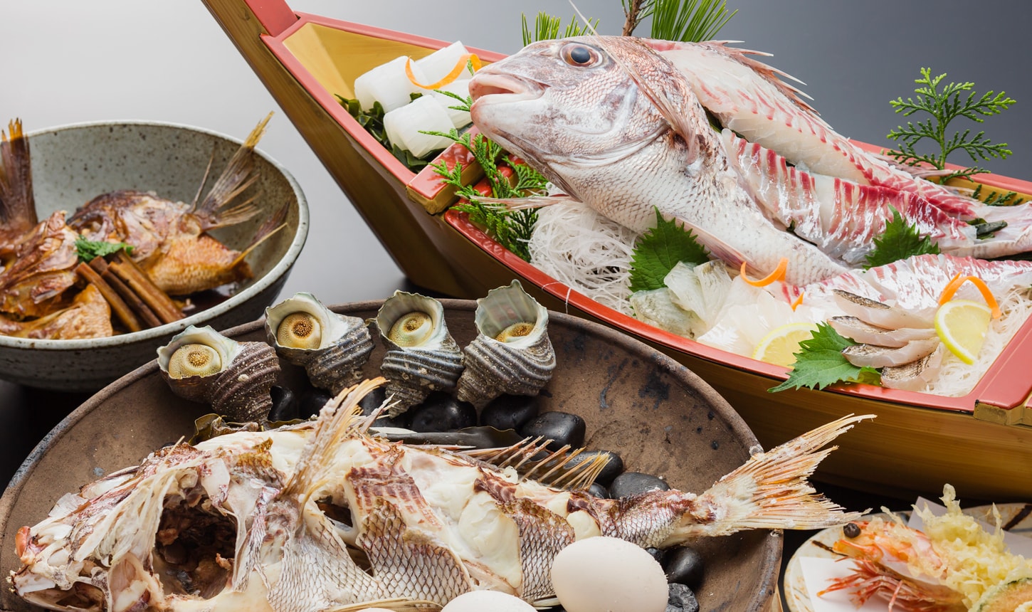 活魚料理旅館 若潮 — 南あわじ市福良 · 鳴門海峡を望む高台の活魚料理旅館