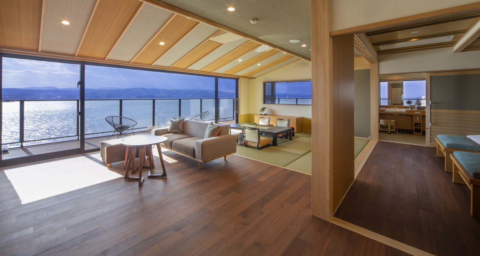 なにわ一水 — 松江・宍道湖畔 · 全室宍道湖を望む山陰の料理旅館