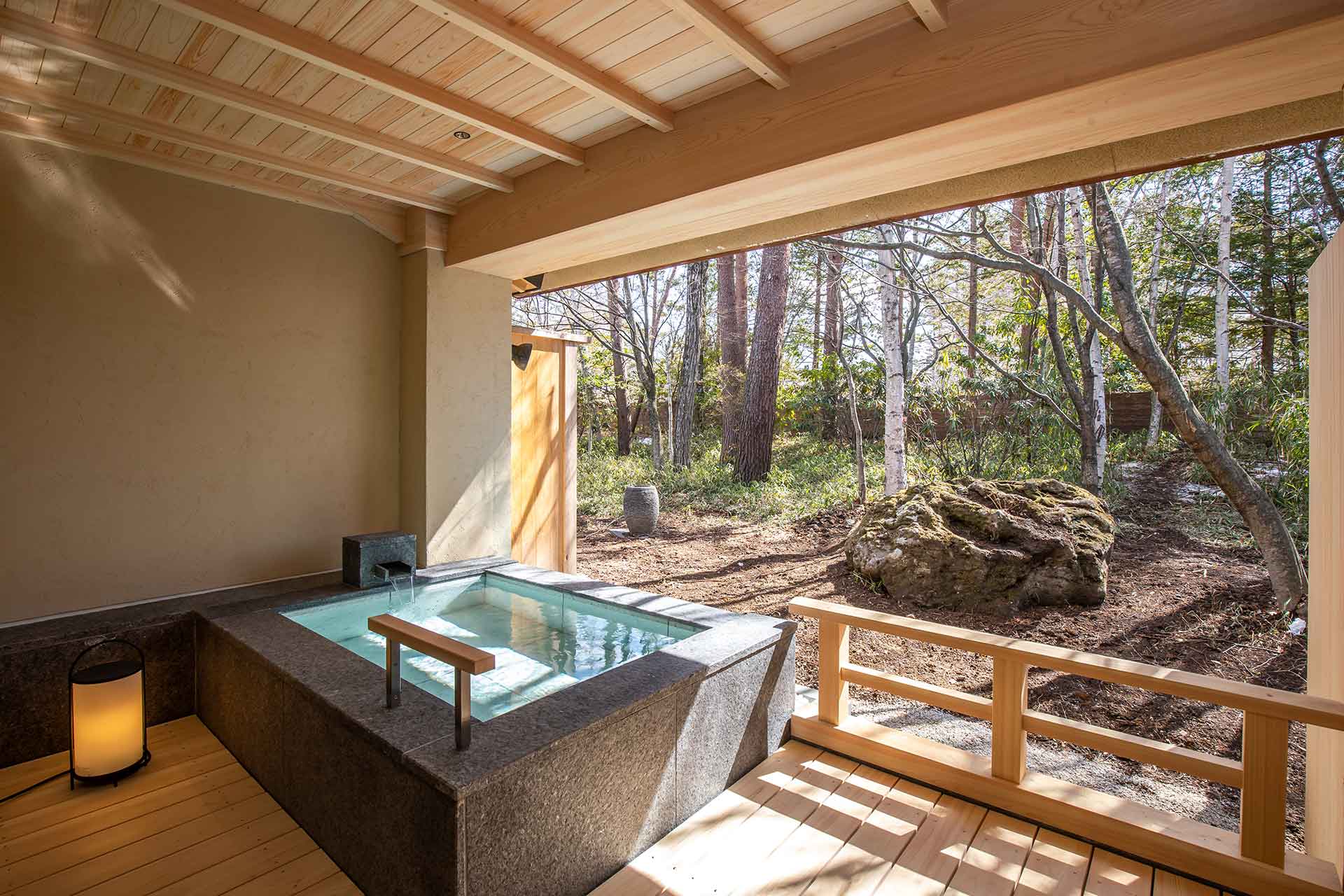 たてしな藍 — 長野県茅野市・蓼科温泉 · 客室露天と貸切露天を備える山味懐石の宿