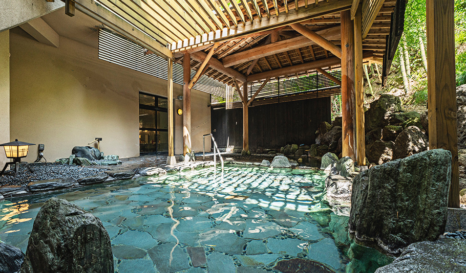 湧泉の宿 ゆあむ — 兵庫・湯村温泉 · 源泉98度の荒湯を引く川床の湯宿
