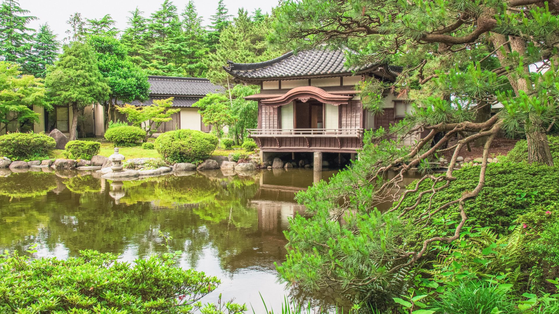 生地温泉 たなかや — 富山・黒部市生地 · 明治44年創業、五千坪の日本庭園と池畔に建つ築140年の茶室