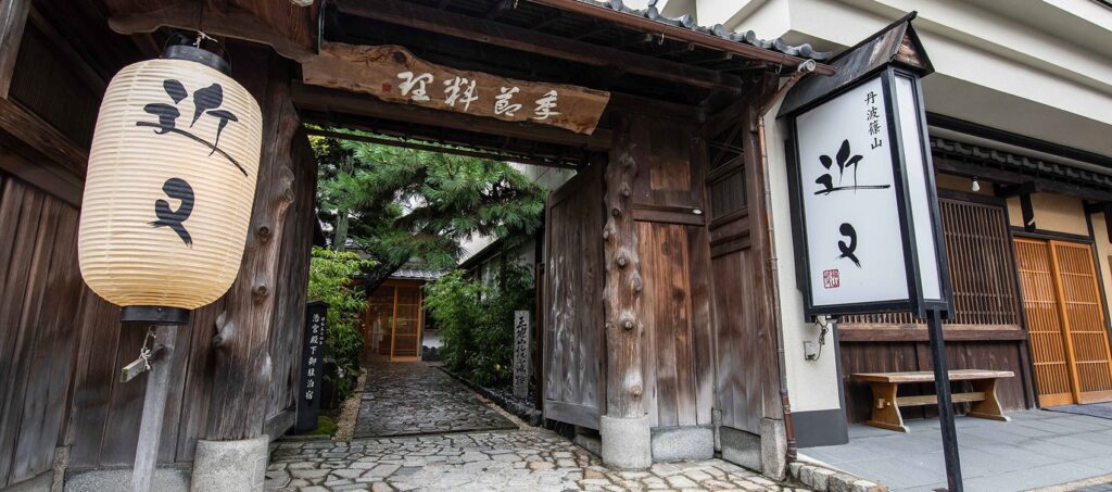 丹波篠山と城崎の外、二泊で辿る黒豆と松葉蟹 — 食通宿に泊まる山と海の旅