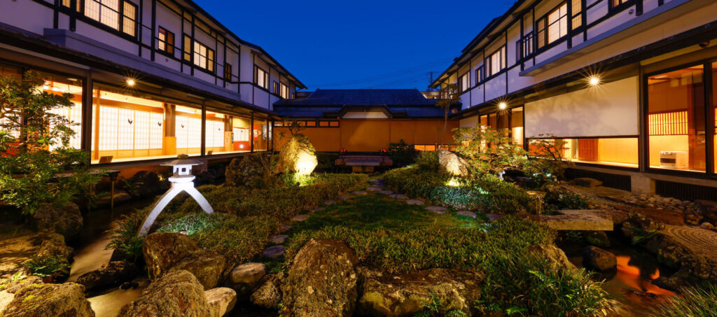 城崎温泉が安い時期はいつ？11月から上がる旅館料金を月別比較
